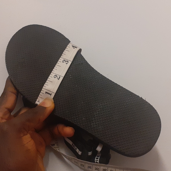 PINK by Victoria's Secret Barefoot Earthwalking Velcro Comfort sandal 6-6.5us - Picture 12 of 12